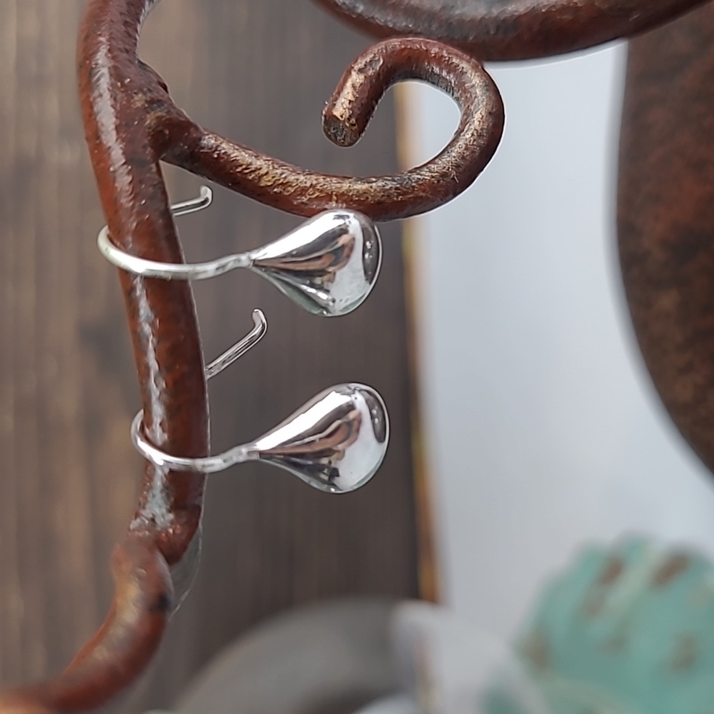 TWO PAIR SILVER EARRINGS - Picture 2 of 5